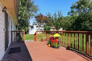 1 Longfellow Ln, Clark Township, NJ 07066 - Photo 33
