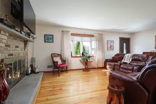 1 Longfellow Ln, Clark Township, NJ 07066 - Photo 9