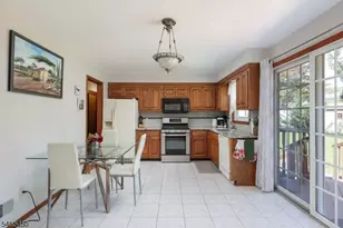 1 Longfellow Ln, Clark Township, NJ 07066 - Photo 17