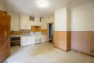 233 N Park St, East Orange, NJ 07017 - Photo 15