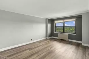 285 Aycrigg Ave, Passaic, NJ 07055 - Photo 15