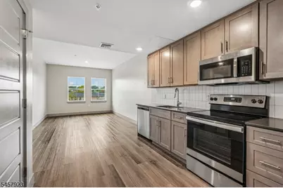 548 Franklin Ave #310, Belleville, NJ 07109 - Photo 5