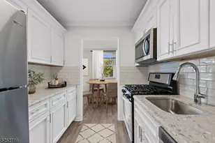 36 Hawthorne Pl, Montclair, NJ 07042 - Photo 5