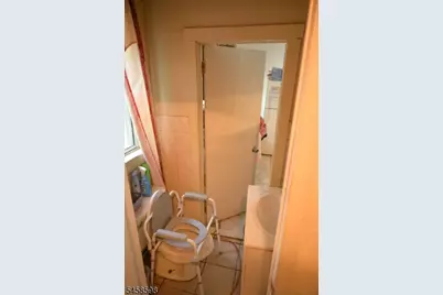 131 N 19th St, East Orange, NJ 07017 - Photo 11