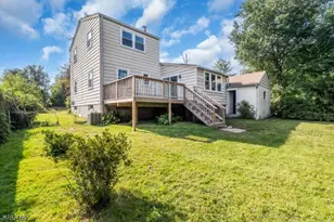 8 Somers Pl, South Bound Brook Boro, NJ 08880 - Photo 29