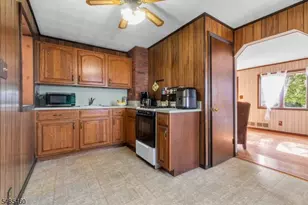 8 Somers Pl, South Bound Brook Boro, NJ 08880 - Photo 7