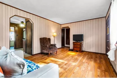 8 Somers Pl, South Bound Brook Boro, NJ 08880 - Photo 5