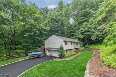 72 Smokey Ridge Rd, Ringwood, NJ 07456 - Photo 3