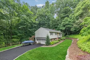 72 Smokey Ridge Rd, Ringwood, NJ 07456 - Photo 3