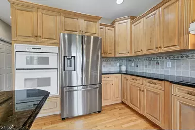 3 Shenandoah Ct, Washington Township, NJ 07853 - Photo 7