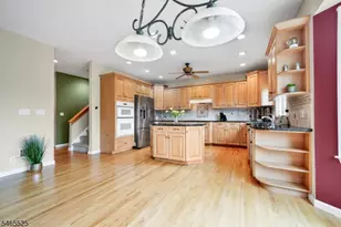 3 Shenandoah Ct, Washington Township, NJ 07853 - Photo 5