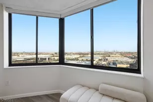 1633 Harmon Cove Tower, Secaucus, NJ 07094 - Photo 19