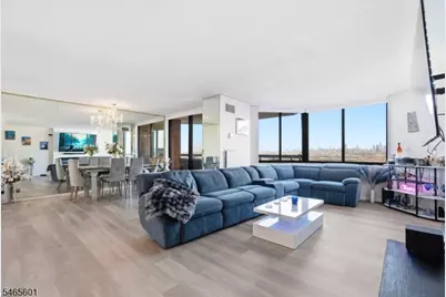 1633 Harmon Cove Tower, Secaucus, NJ 07094 - Photo 9