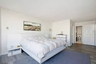 1633 Harmon Cove Tower, Secaucus, NJ 07094 - Photo 17