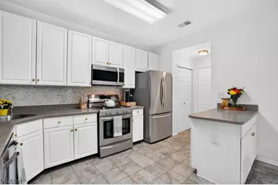 45 Hancock Dr, Morris Township, NJ 07960 - Photo 3