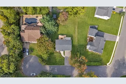 11 Oakland Ter, Fairfield, NJ 07004 - Photo 37
