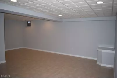 121 Cardigan Ct, Parsippany, NJ 07054 - Photo 21