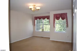 121 Cardigan Ct, Parsippany, NJ 07054 - Photo 11