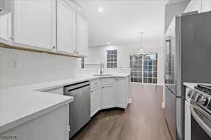 26 Gordon Cir, Parsippany, NJ 07054 - Photo 3