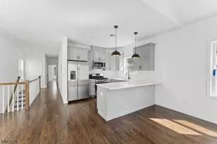 904 Bergen St, Newark, NJ 07112 - Photo 1