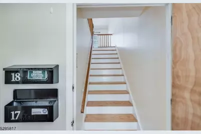 14 Wedgewood Dr #18, Verona, NJ 07044 - Photo 9