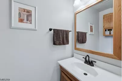 112 Jefferson Pl, Totowa, NJ 07512 - Photo 13