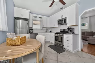 11 South 5th Avenue, Manville, NJ 08835 - Photo 5