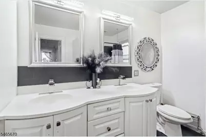 281 Smith St, Newark, NJ 07106 - Photo 15