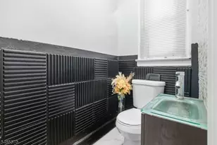 281 Smith St, Newark, NJ 07106 - Photo 9