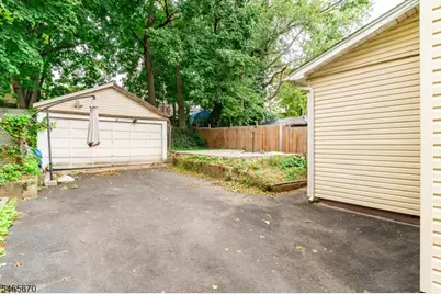 281 Smith St, Newark, NJ 07106 - Photo 21