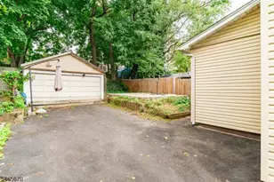 281 Smith St, Newark, NJ 07106 - Photo 21