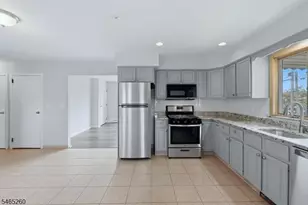 107 Crosby Ave, Totowa, NJ 07512 - Photo 11