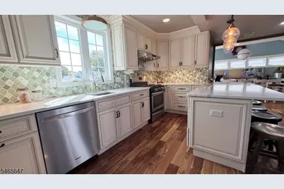 92 Bradford Ave, Little Falls Township, NJ 07424 - Photo 5