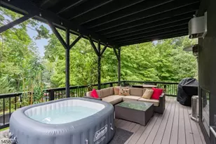 25 Oakwood Dr, New Providence, NJ 07974 - Photo 13