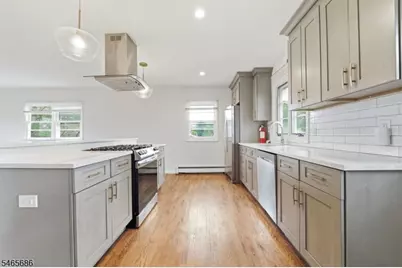 15 Monroe Pl #2, Montclair, NJ 07042 - Photo 3