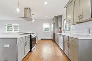 15 Monroe Pl, Montclair, NJ 07042 - Photo 3