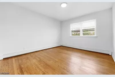 15 Monroe Pl #2, Montclair, NJ 07042 - Photo 9