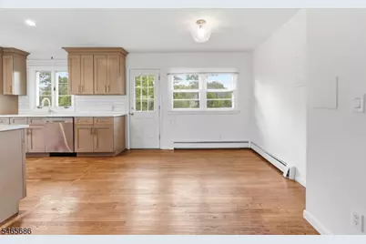 15 Monroe Pl #2, Montclair, NJ 07042 - Photo 7