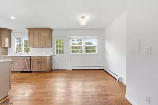 15 Monroe Pl, Montclair, NJ 07042 - Photo 7