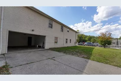 589 Cherry St, Elizabeth, NJ 07208 - Photo 31