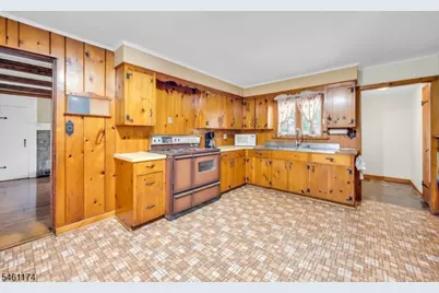 132 Valley Station Rd, Bethlehem Township, NJ 08802 - Photo 11
