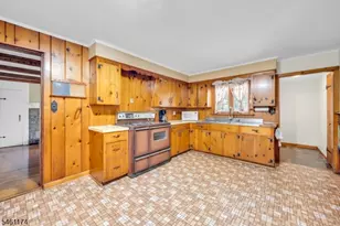 132 Valley Station Rd, Bethlehem Township, NJ 08802 - Photo 11