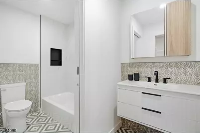 647 S 10th St, Newark, NJ 07108 - Photo 33