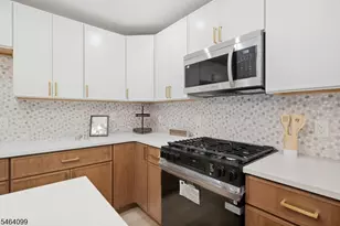 647 S 10th St, Newark, NJ 07108 - Photo 25