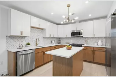 647 S 10th St, Newark, NJ 07108 - Photo 23