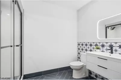 647 S 10th St, Newark, NJ 07108 - Photo 11