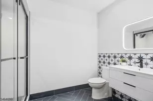 647 S 10th St, Newark, NJ 07108 - Photo 11