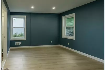 103 Vreeland Ave, Bloomingdale, NJ 07403 - Photo 9