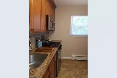 67 Manchester Ct, Wayne, NJ 07470 - Photo 5