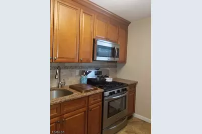 67 Manchester Ct, Wayne, NJ 07470 - Photo 3